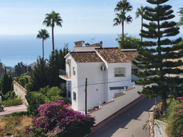 Casa independiente en avenida de la Hacienda