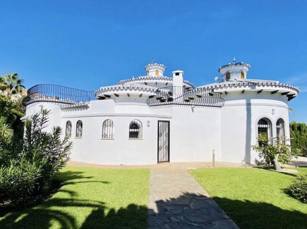 Casa independiente en avenida del Pacífico