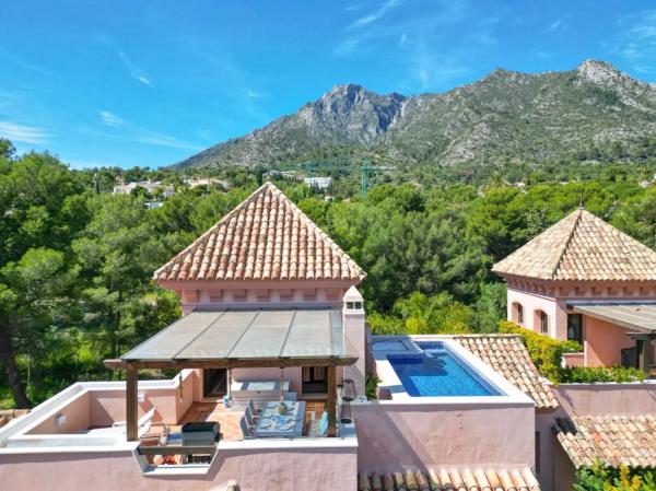 Casa independiente en Urbanización Cascada de Camojan, 5