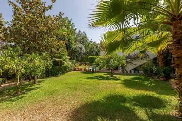 Chalet pareado en Urbanización Marbella Hill Club