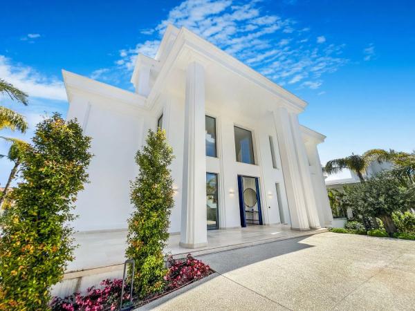 Casa independiente en Urbanización Lomas de Marbella Club, 16