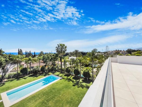 Casa independiente en Urbanización Lomas de Marbella Club, 16