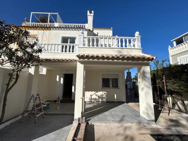 Chalet adosado en calle Islas Hormigas