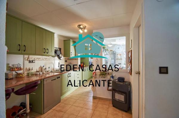 Chalet adosado en calle d'Oriola, 133