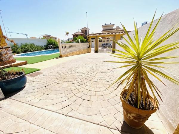 Chalet en Barrio La Zenia