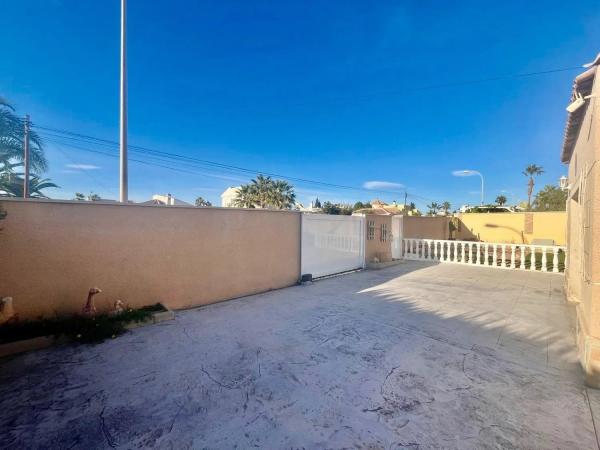 Casa independiente en calle Baltanás