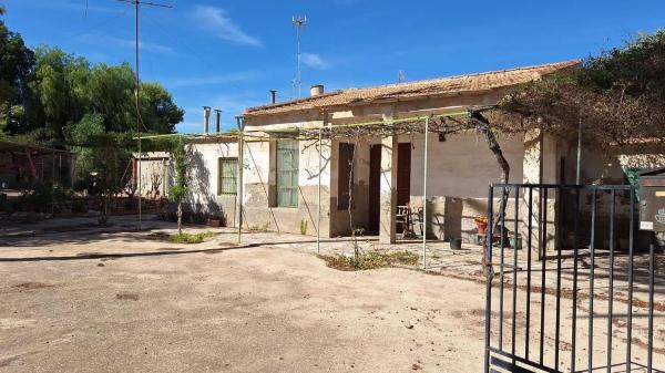 Casa independiente en calle Nuvols