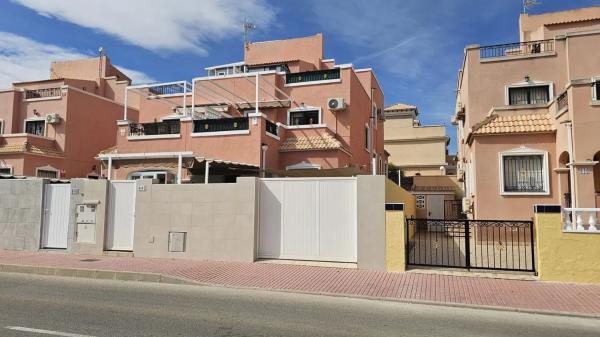 Chalet adosado en calle Ebro