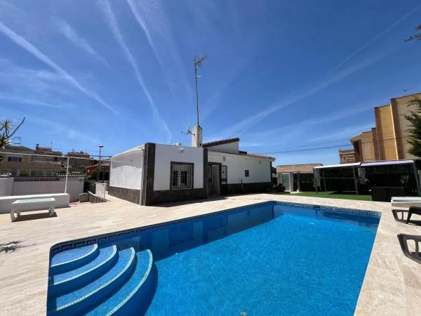 Casa independiente en avenida de Torrevieja