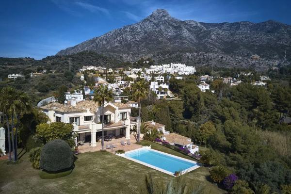 Casa independiente en Urbanización Marbella Hill Club