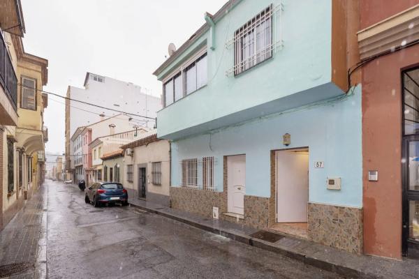 Chalet adosado en calle María, 57