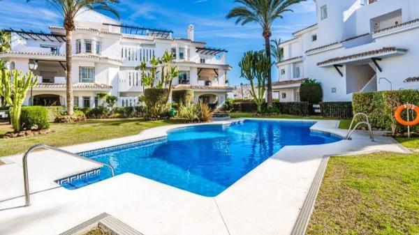 Dúplex en Urbanización Los Naranjos de Marbella, 3