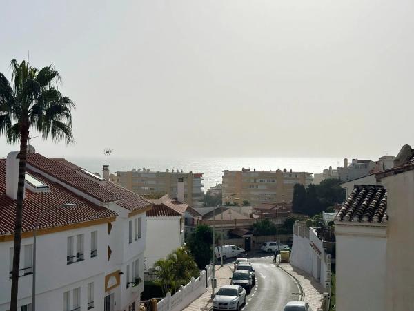 Chalet adosado en calle de la Cornisa, 17