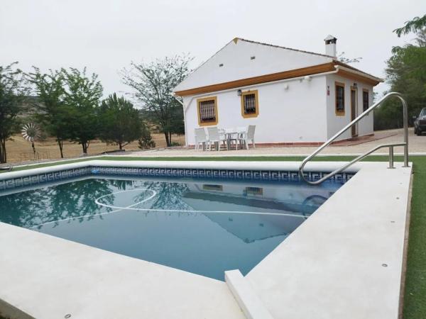 Chalet en Almogía