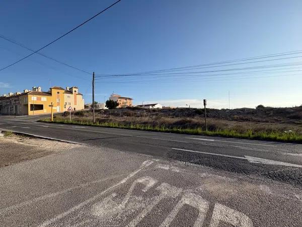 Terreno en carretera Bacarot