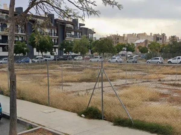 Terreno en calle Almendros, 2