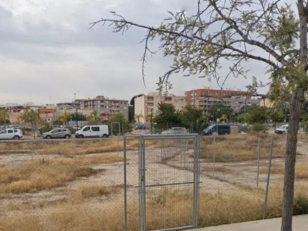 Terreno en calle Almendros, 2