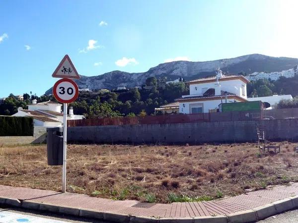 Terreno en calle Alcipe