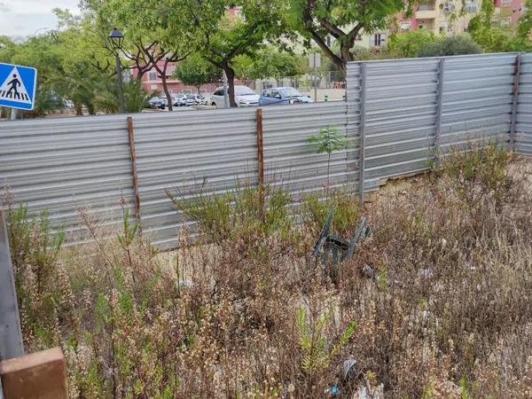 Terreno en avenida Carlos Soria, 23