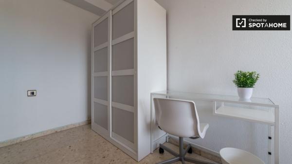 Apartamento amueblado de 5 dormitorios Camins al Grau Valencia