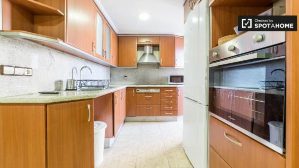 Apartamento amueblado de 5 dormitorios Camins al Grau Valencia