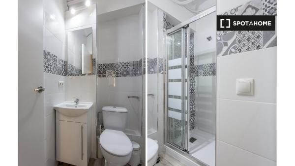 Fantástica habitación doble con balcón privado en Valencia