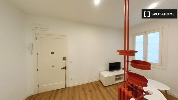 Apartamento de 2 dormitorios en alquiler en Madrid