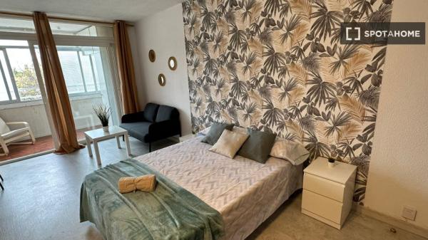 Quarto para alugar em apartamento de 4 quartos em Madrid