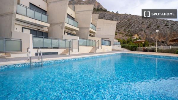 Apartamento de 3 dormitorios en alquiler en Calpe, Alicante