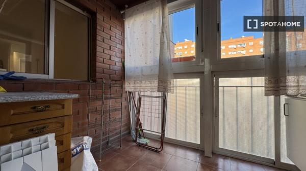 Quarto para alugar na rua Andaluces em Madrid