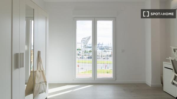 Chambre à louer dans une propriété de 6 chambres à Valence