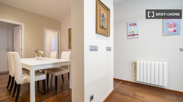 Zimmer zu vermieten in 4-Zimmer-Wohnung in Madrid