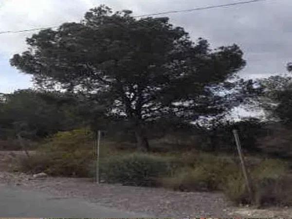 Terreno en calle Esmaragda