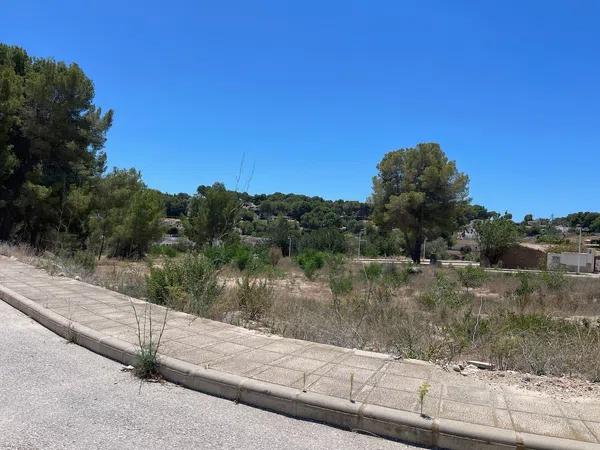 Terreno en calle Benimaurell