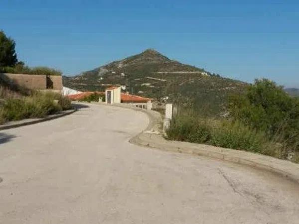 Terreno en Cumbres de Alcalalí