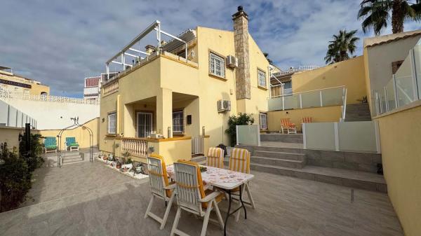 Chalet en Barrio Playa Flamenca