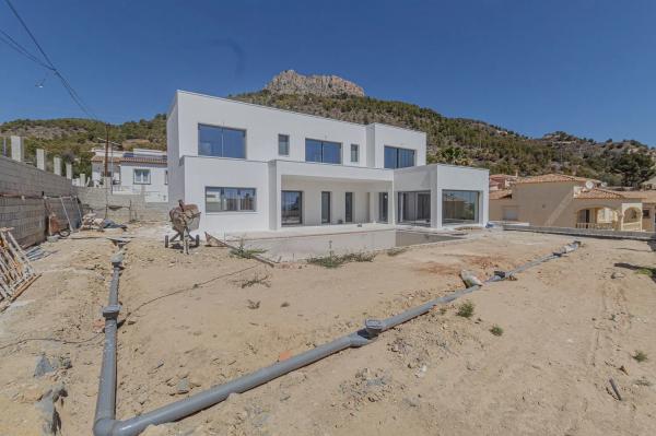 Casa independiente en Urbanización Canuta de Ifach s/n