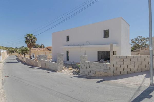 Casa independiente en Urbanización Canuta de Ifach s/n