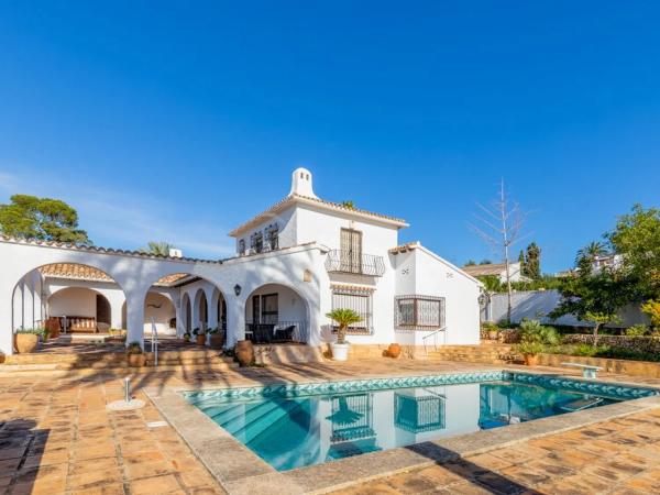 Casa independiente en calle Mar Báltico