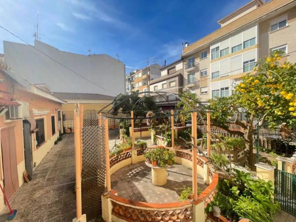 Casa independiente en calle Hernán Cortés s/n