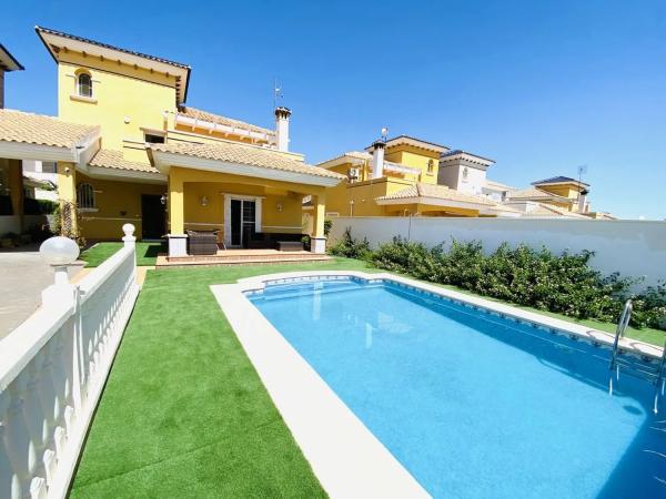 Chalet en Barrio La Zenia