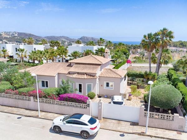 Casa independiente en calle Cullera