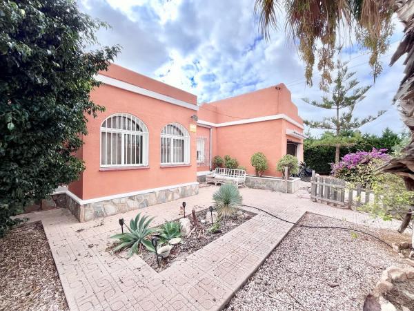 Casa independiente en calle Vicente Aleixandre