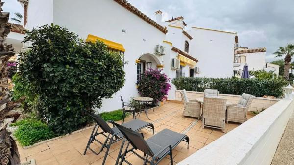 Chalet en Barrio Lomas de Cabo Roig-Los Dolses