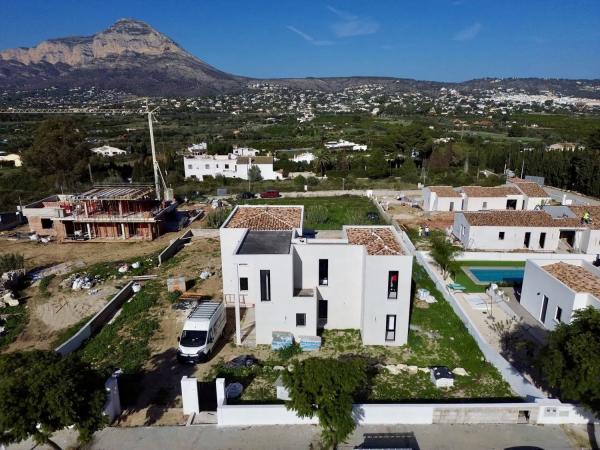 Casa independiente en camino Fondo