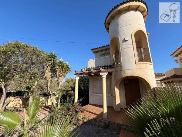 Casa independiente en pozo Blanco, 1