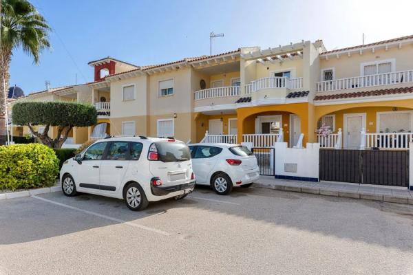 Chalet adosado en avenida de Cadiz