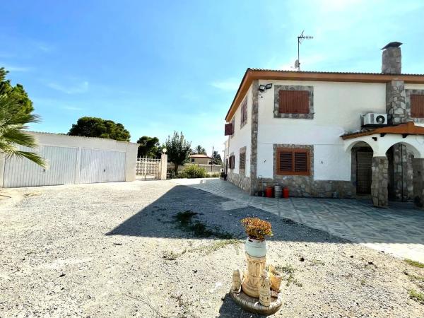 Casa independiente en camino la Casa Groga