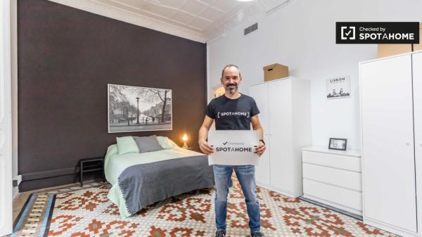 Quarto para alugar em apartamento de 7 quartos em Ciutat Vella