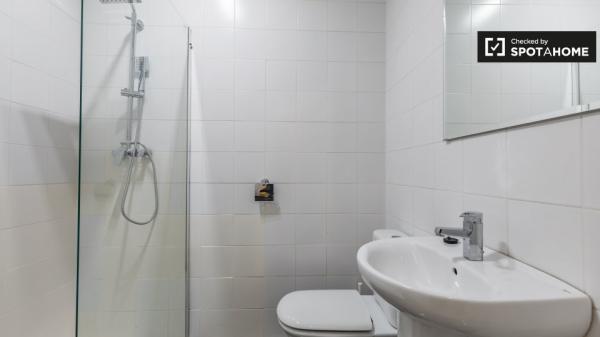 Quarto para alugar em apartamento de 7 quartos em Ciutat Vella